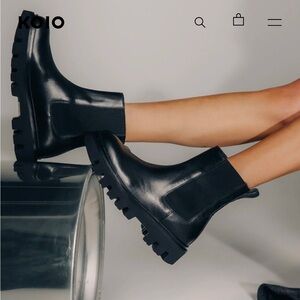 Koio chelsea boots size 9 New
